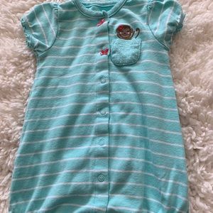 💥Carter’s Infant girls one piece outfit